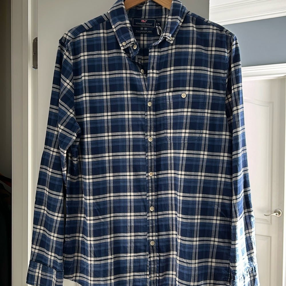 Men’s Vineyard Vines button down size M